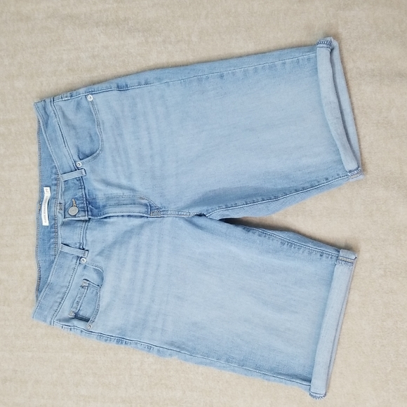 Levi's Classic Bermuda Shorts Size 29 - Picture 2 of 8